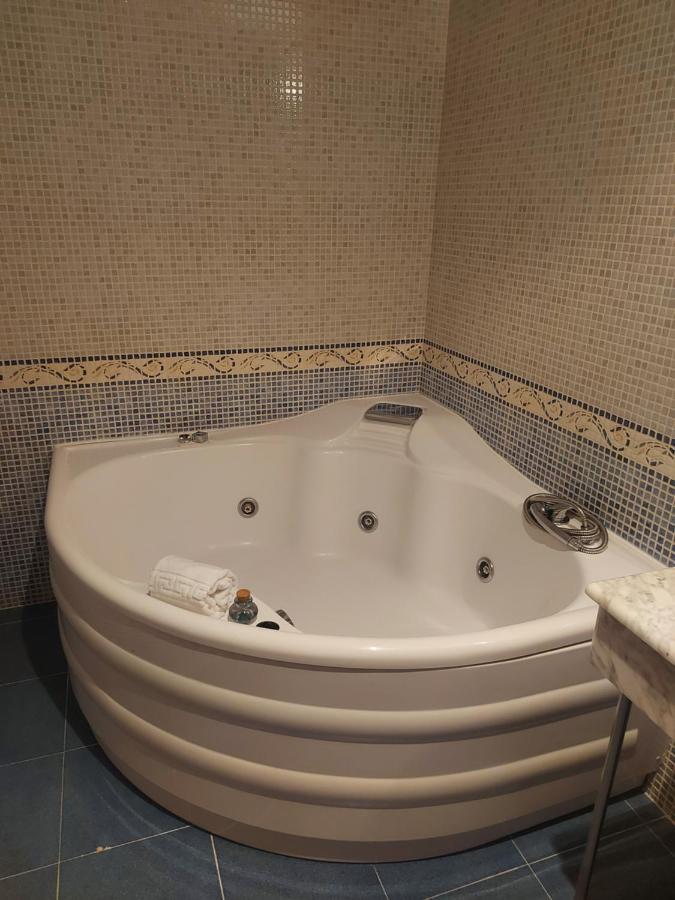 Motel Acropolis Кампонарая Экстерьер фото