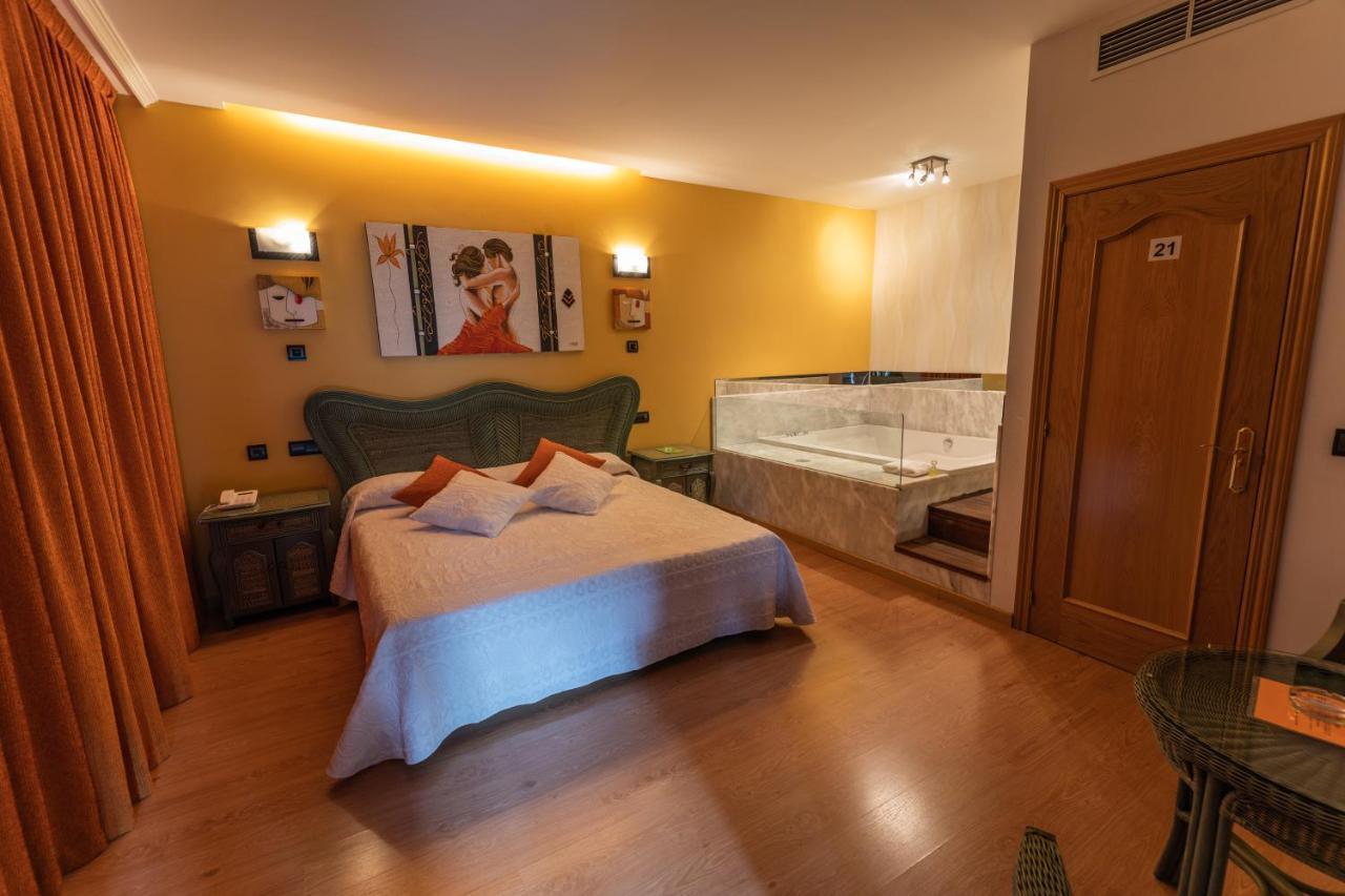 Motel Acropolis Кампонарая Экстерьер фото